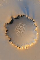 蓝星纪录片封面，地球俯瞰蓝色海洋